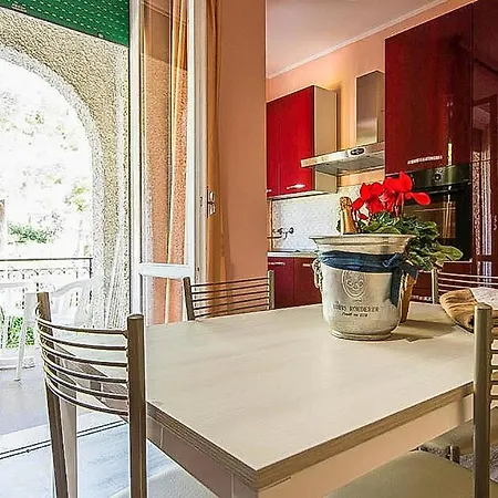 Appartement In With 1 Bedrooms, Wifi&outdoor Swimming Pool *